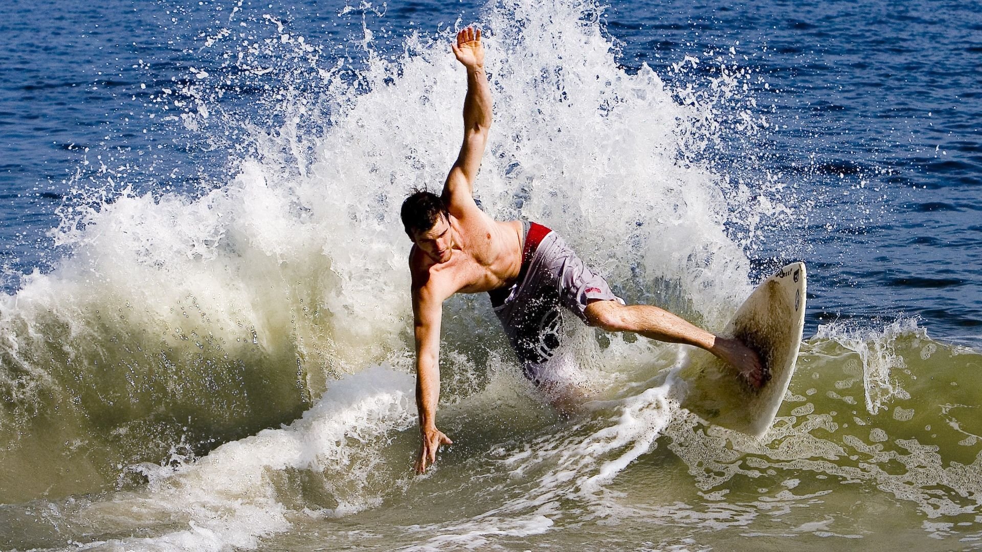 莎拉波娃连续七场比赛得分超过险胜，利物浦不断突破！热度持续攀升